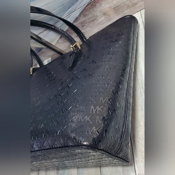 Michael Kors MK Signature Embossed Jet Set Carryall Tote Bag Black EUC - Picture 8 of 14